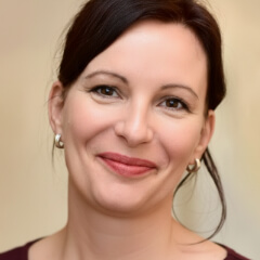 Dozentin Sandra Wilfert